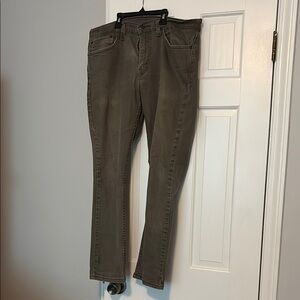 Levi's Men's Straight Jeans in Olive